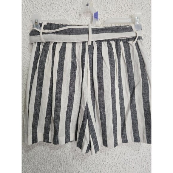 Linen Rayon Blend Striped Shorts With Belt Who What Wear Size 4 Black & W - Picture 5 of 6